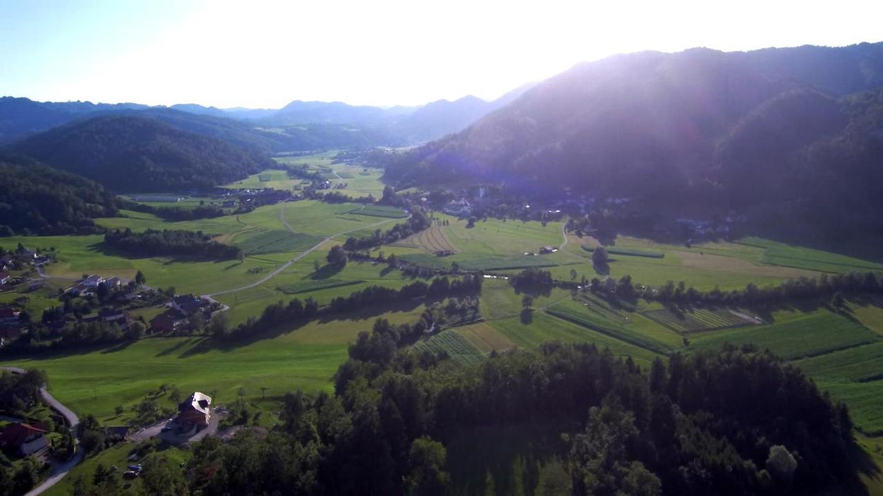 B&B Cerne Polhov Gradec エクステリア 写真