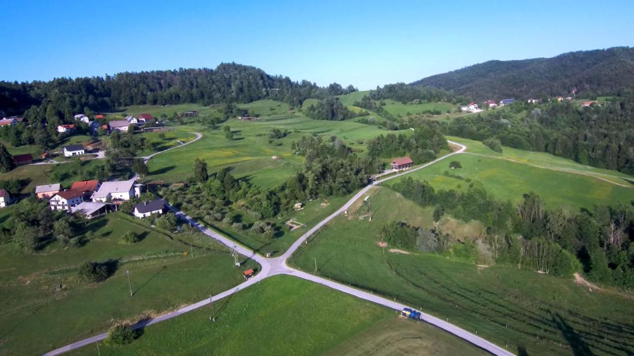 B&B Cerne Polhov Gradec エクステリア 写真